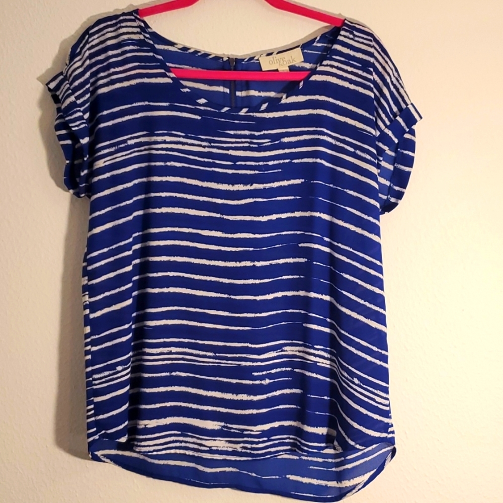 Blue and white top